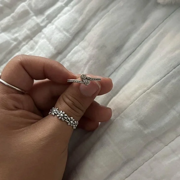 Pandora Silver Twisted Ring with Stone - Picture 2 of 3